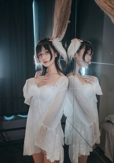青木玲饱满奶水播放_1080手机在线看